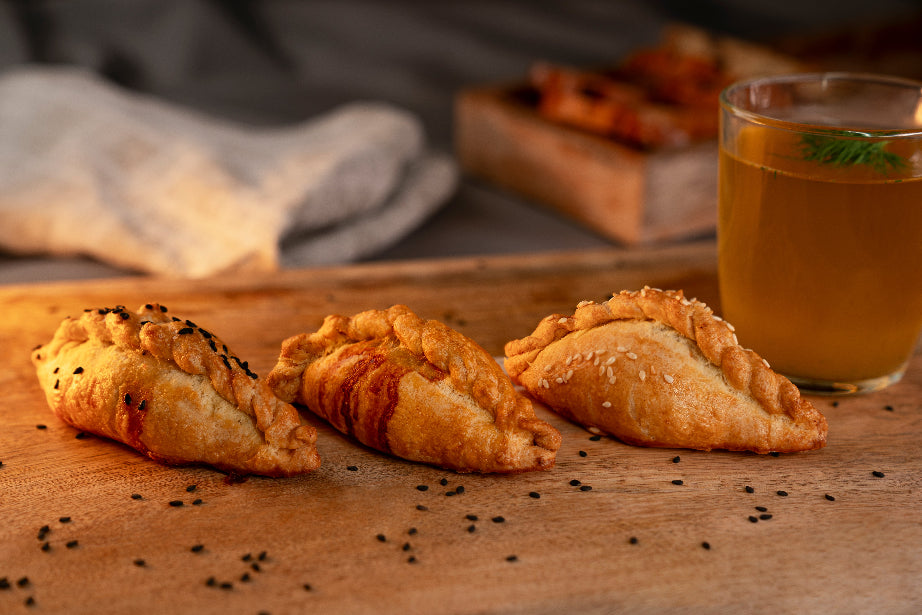 Kavos pertaruka-vištienos sultinys su mini kibinukais (3vnt)