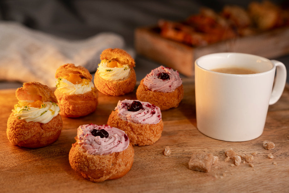 Kavos pertrauka su pyragaičiu (2vnt), laimo ir juodūju serbentu