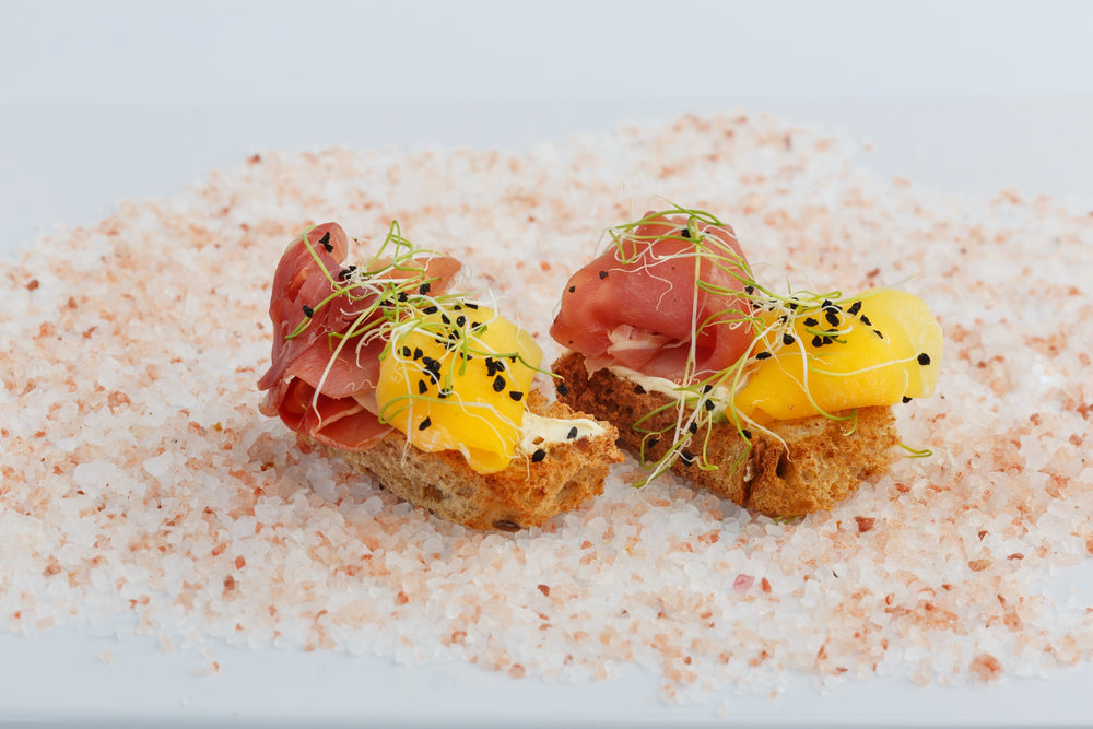 Sumuštinukas su vytintu kumpiu ir mangu