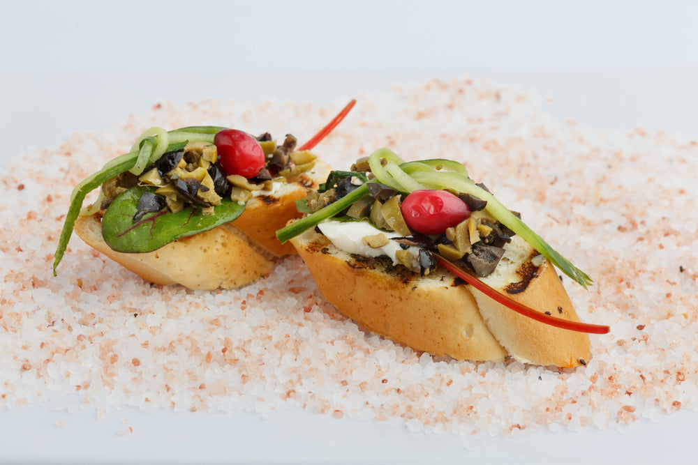 Brusketa su alyvuogėmis ir fetta